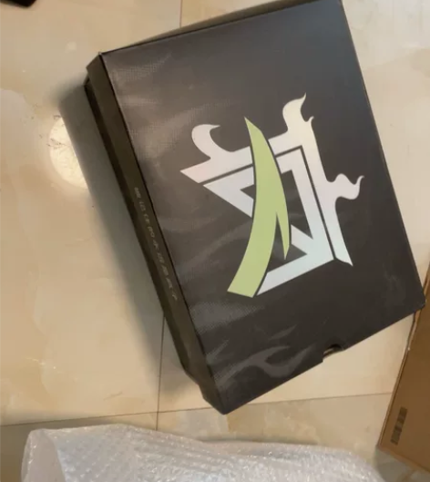 李宁狂潮三39码原装鞋盒 得物证书毒卡毒扣...