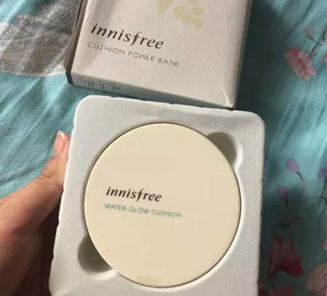 悦诗风吟粉盒充电宝 买超多东西的赠品,44...