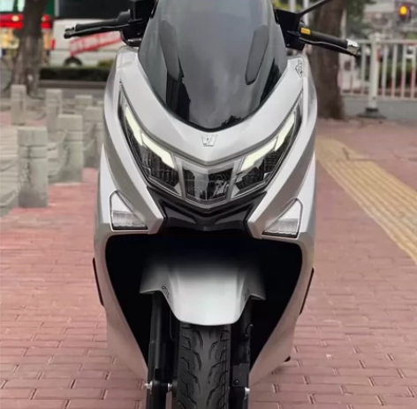 22年一手户豪爵uhr150,车子没得摔车...