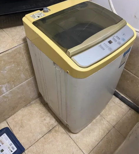 自用洗衣机出售,五公斤容量 感兴趣的话点“...