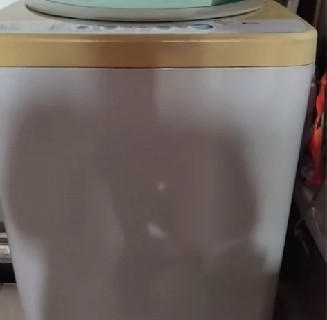 因回老家，全自动洗衣机出售，八成新，洗，洗...
